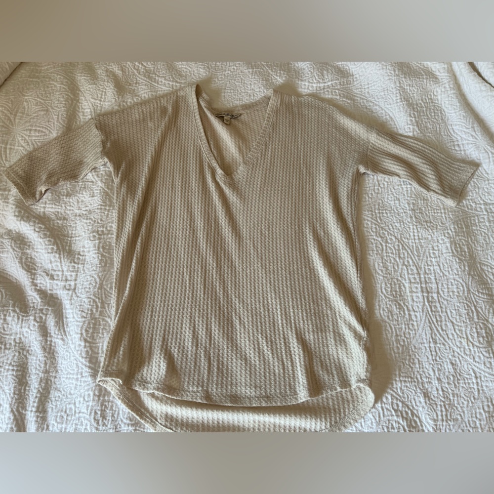 Express one eleven size small cream 3/4 sleeve shirt